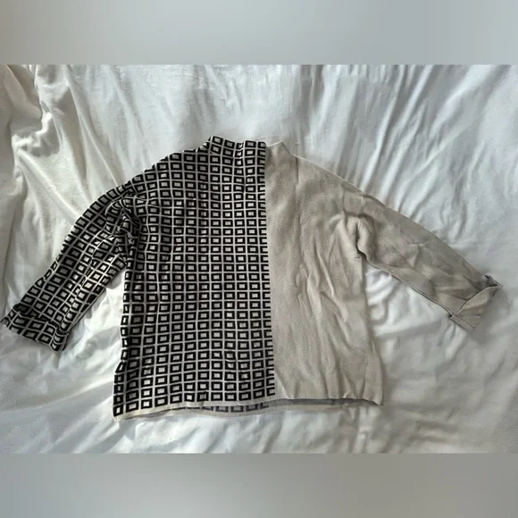 Geometric Block Patterned Sweater - Picture 2 of 6